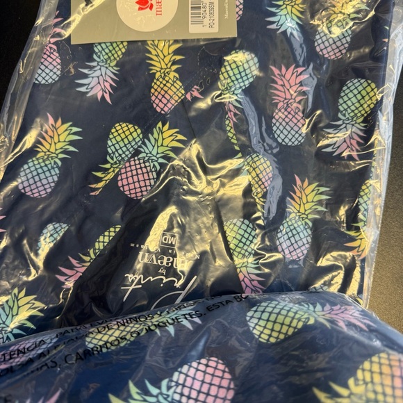 NWT Maevn navy multi color pineapple print scrub top - Picture 8 of 11